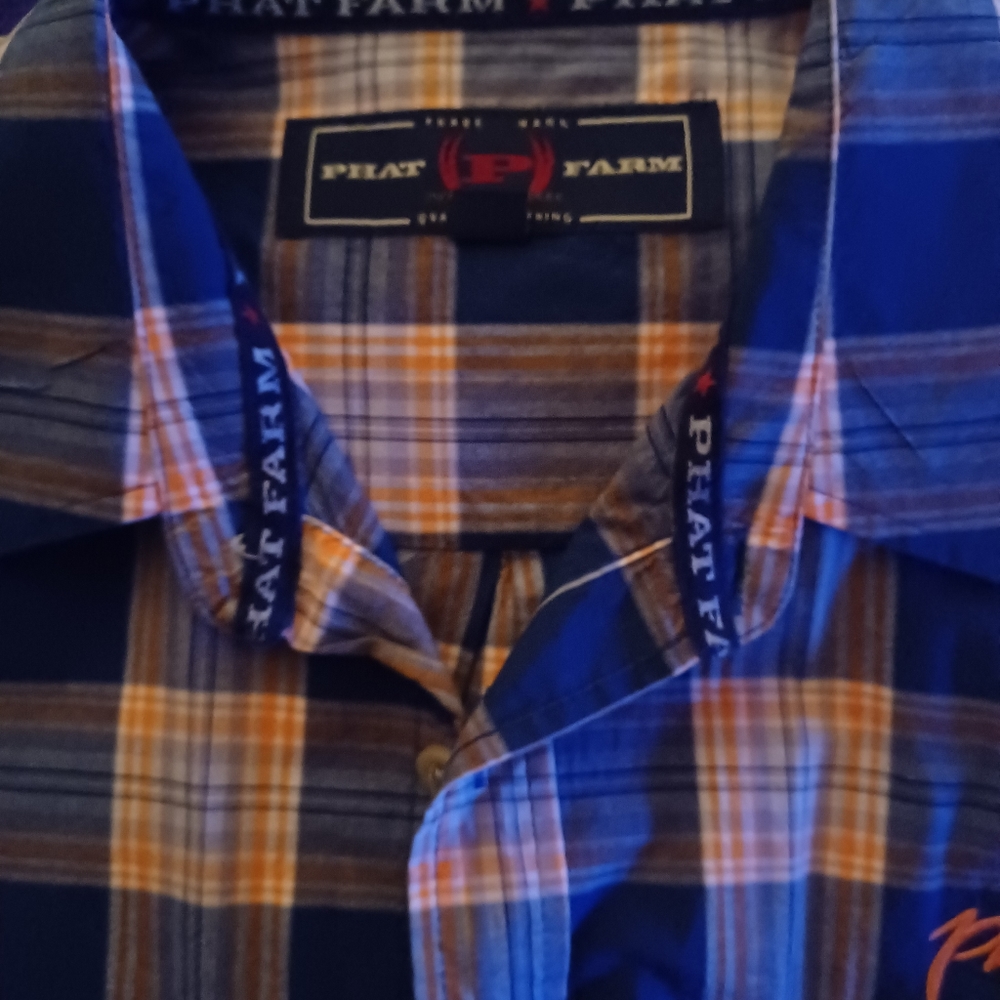 VINTAGE PHAT FARM NEW YORK QUALITY CLOTHING FANNEL SHORT LEAVE THROWBACK SHIRT.